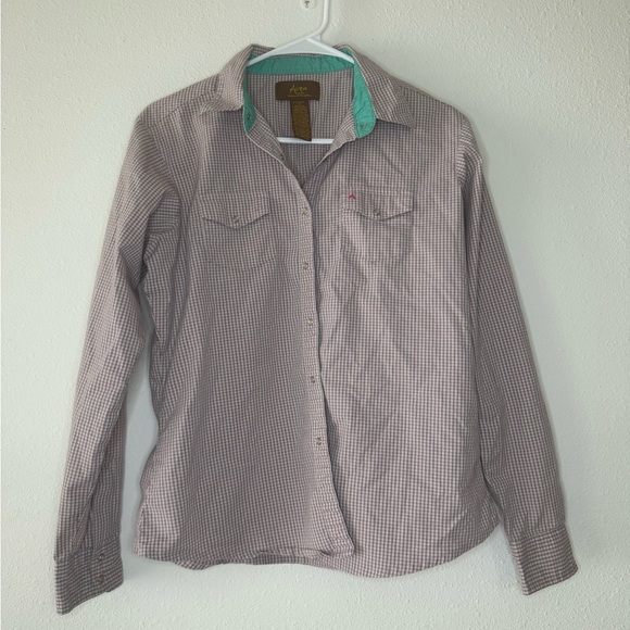 Aura from the women at wrangler button down shirt 🛍 - Picture 1 of 3